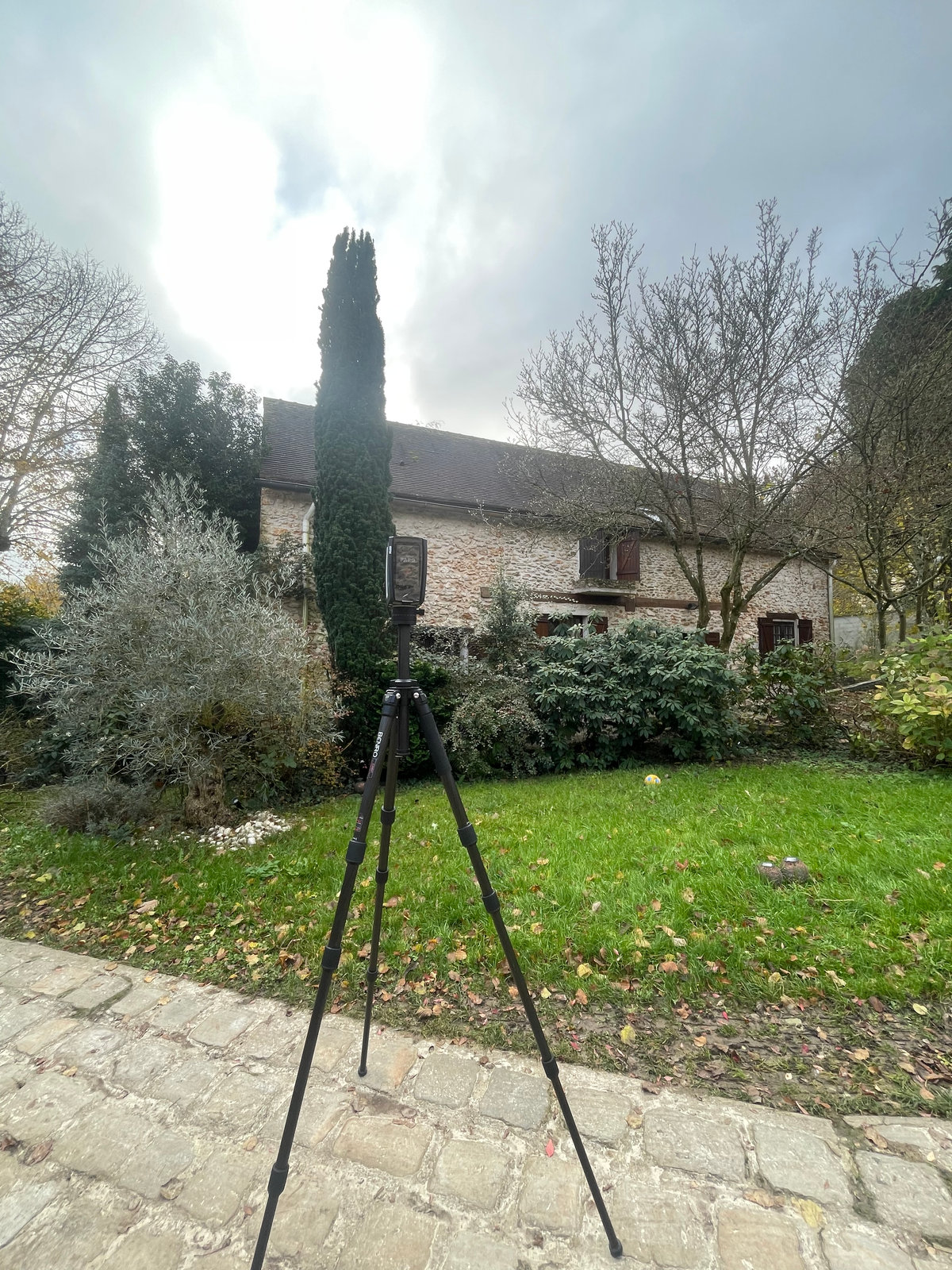 Réalisation RM Géomètre : Les MESNULS 78490